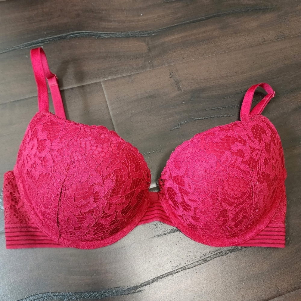Victoria's Secret Very Sexy 32DD push up Red